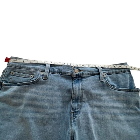 Levis Mid Length Light Wash Jean Shorts  size 34 - Picture 6 of 10